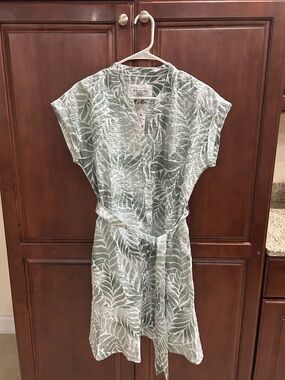 Tommy Bahama Light Sage Leaf-Print Shirt Dress with Pockets